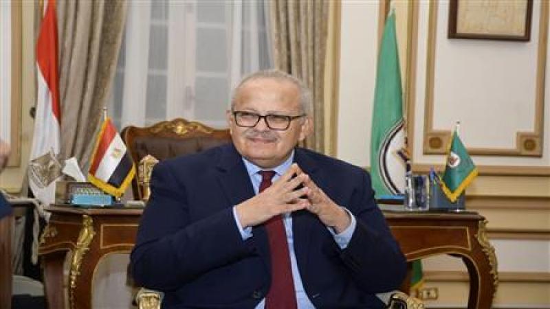 براءة رئيس جامعة القاهرة في اتهامه بعدم تنفيذ أحكام قضائية
