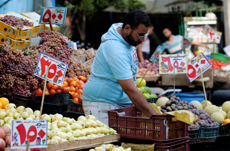 استطلاع رويترز: توقعات بتراجع التضخم في مصر للشهر الخامس على التوالي خلال فبراير