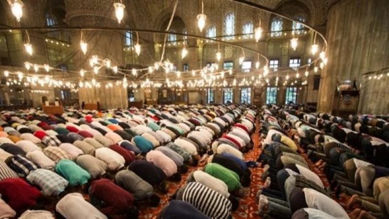 ”اللهم لا تدع لنا في مقامنا هذا ذنبًا إلا غفرته”.. دعاء تراويح اليوم الأول من رمضان 2020