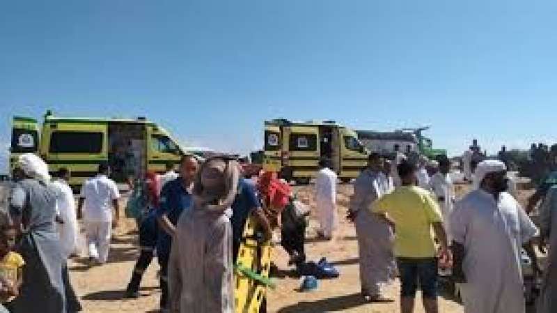 إصابة 10 في حادث تصادم على الطريق الصحراوي الغربي بالمنيا