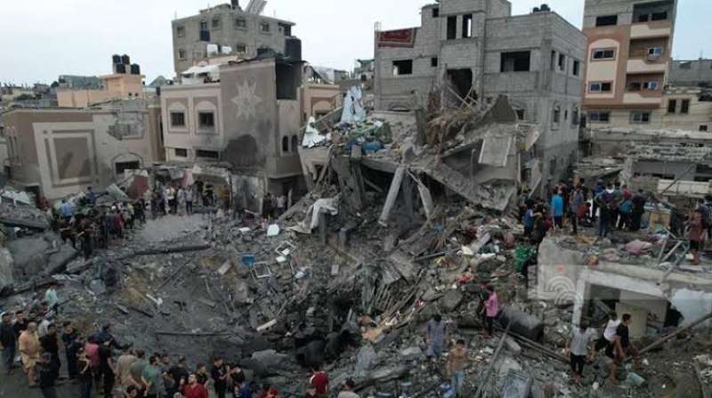 8 شهداء وعدد من الجرحى في قصف الاحتلال منزلا وسط غزة