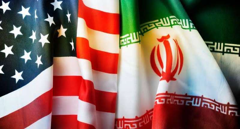محادثات سرية بين أمريكا وإيران لإنهاء الهجمات في البحر الأحمر