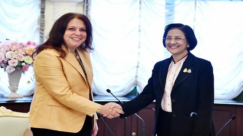 سفيرة مصر بتايلاند تلتقي بالمستشارة الاقتصادية لرئيس وزراء تايلاند