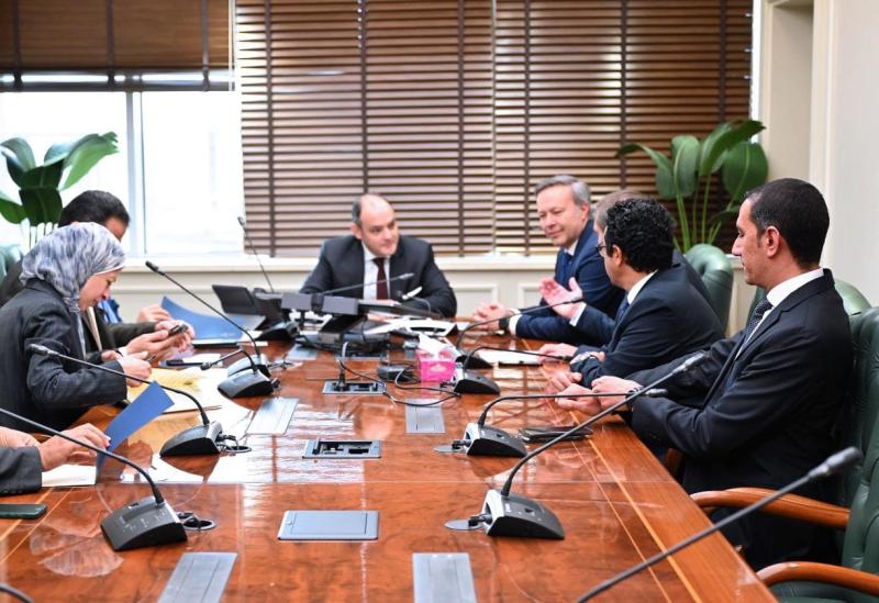 وزير التجارة يبحث مع «بي إس إتش» التوسع بالسوق المصري