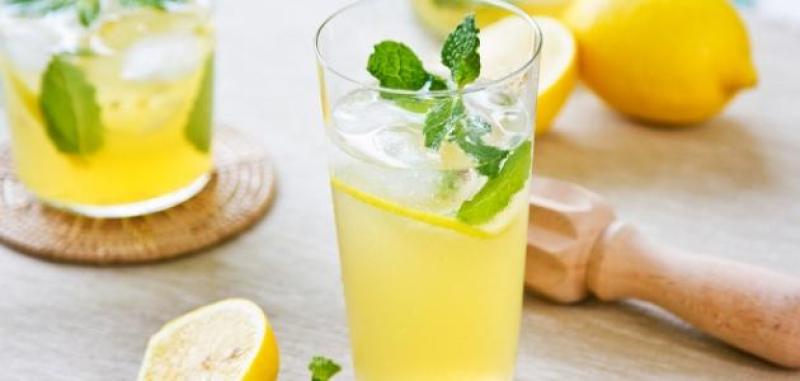 ما تأثير شرب كوب من  الليمون بالنعناع بعد الإفطار مباشرة؟
