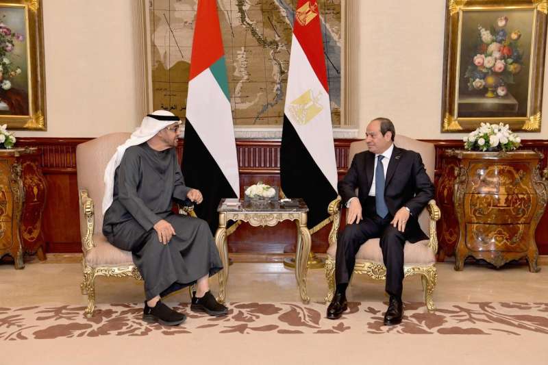الرئيس السيسي وبن زايد يعقدان لقاءً أخويا لبحث الأوضاع الإقليمية