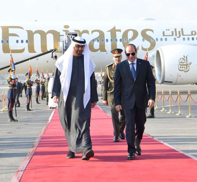 متحدث الرئاسة ينشر صور استقبال الرئيس السيسي نظيره الإماراتي