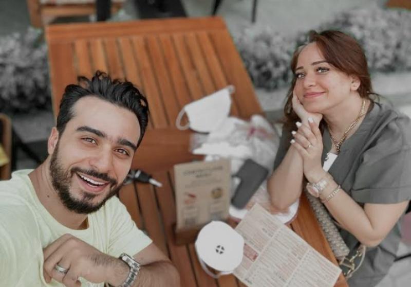 محمد عامر وزوجته 