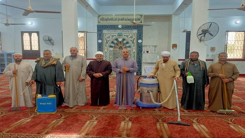 استمرار حملة النظافة بالمساجد استعدادًا للعشر الأواخر من رمضان