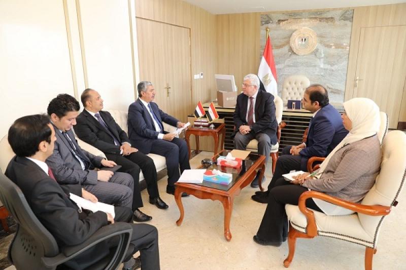 وزير التعليم العالي يؤكد دعمه الكامل للطلاب اليمنيين الدارسين بمصر.. «صور»