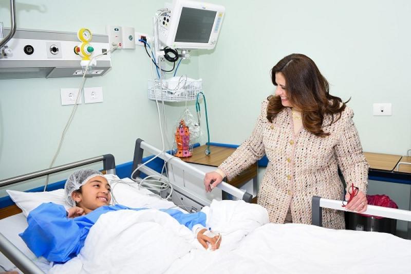وزيرة الهجرة: حريصون على دعم مستشفى الناس والصروح الطبية المماثلة.. «صور»