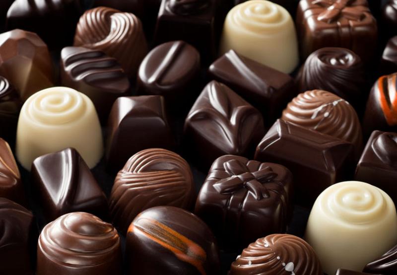 ما تأثير تناول كمية كبيرة من شوكولاتة العيد على الجسم؟