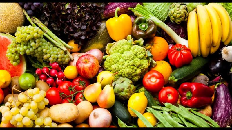 استقرار أسعار الخضراوات والفاكهة أول أيام عيد الفطر.. الطماطم بـ 4 جنيهات
