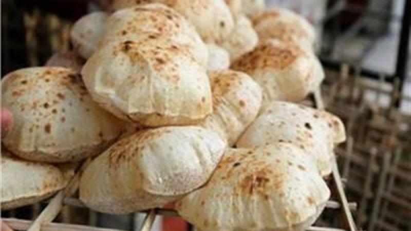 بعد تراجع طن الدقيق.. رئيس الشعبة: انخفاض سعر رغيف الخبز بعد العيد