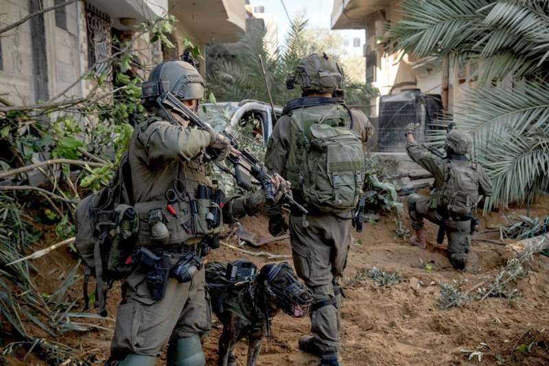 وسائل إعلام إسرائيلية: خطط الجيش تشمل عملية تدريجية بمدينة رفح