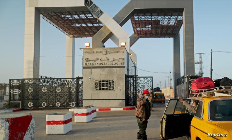 خبراء: فتح المعبر قد يكون خطة لتهجير الفلسطينيين إلى مصر