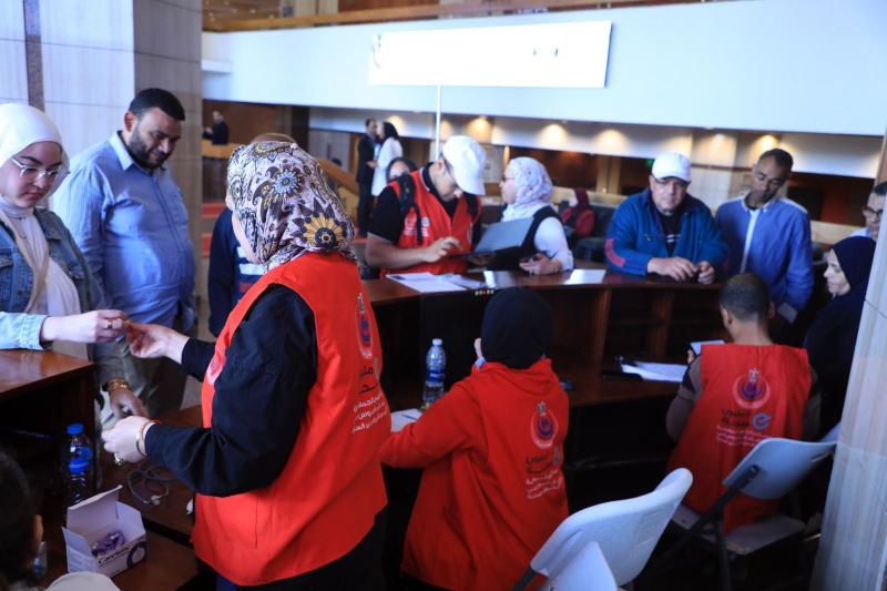 الصحة: فحص طبي لـ500 مواطن من رواد مكتبة الإسكندرية