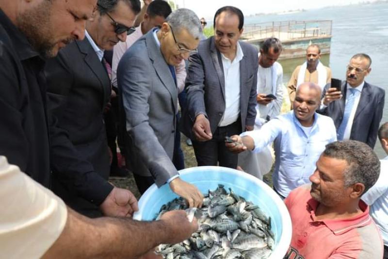 إلقاء مليوني زريعة سمك بنهر النيل في المنيا