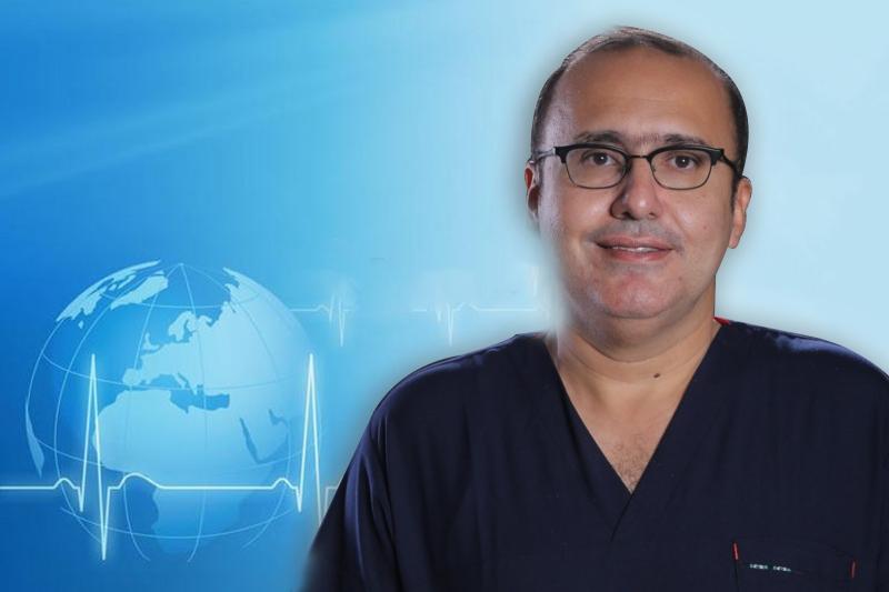 الدكتور وليد الدالى أستاذ جراحة الأوعية الدموية