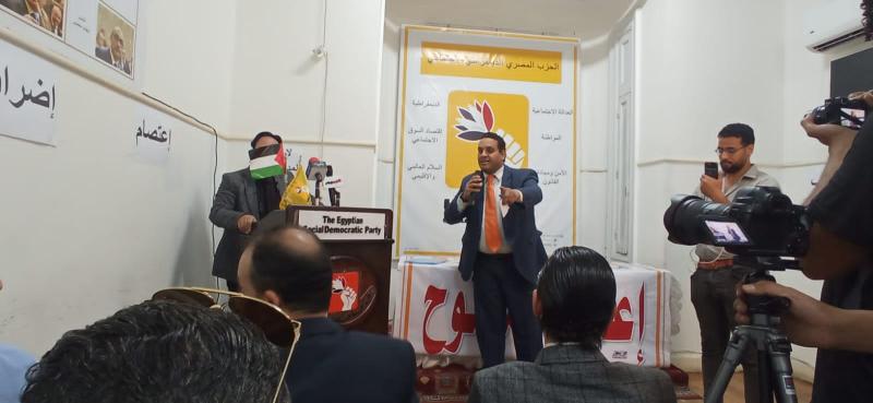 أعضاء الحزب المصري الديموقراطي يكشفون عن مطالبهم لفض الاعتصام