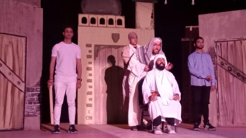 فرقة السلام المسرحية تقدم ”حزام ناسف” بقصر ثقافة روض الفرج