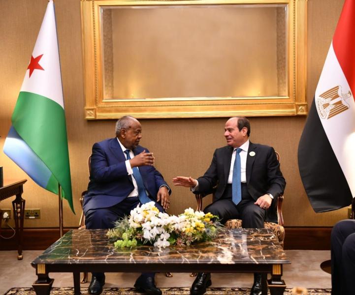 الرئيس السيسي يلتقي نظيره الجيبوتي على هامش القمة العربية