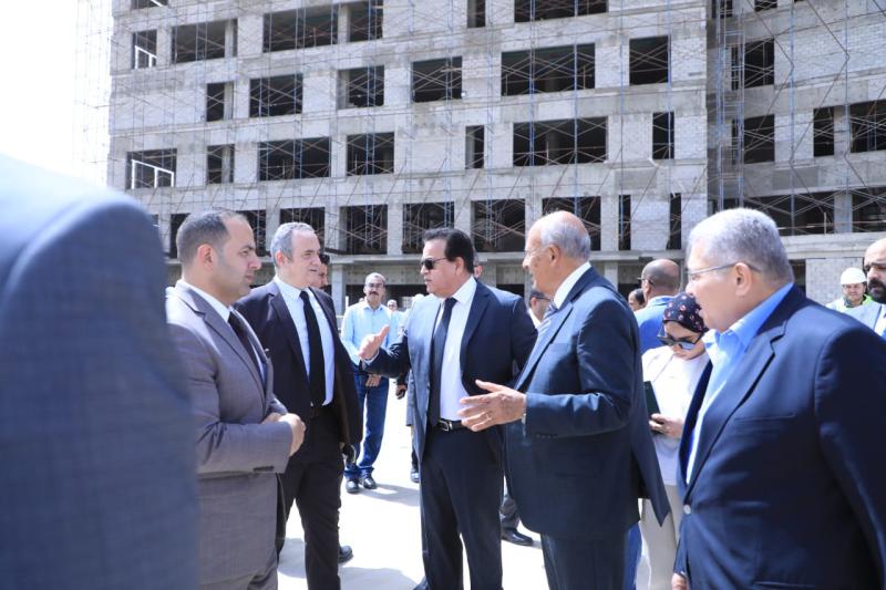 وزير الصحة يتفقد المدينة الطبية بمدينة بدر ”كابيتال ميد”