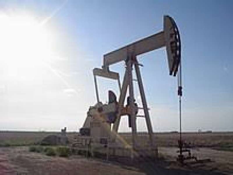 إس آند بي: نتوقع تداول أسعار النفط عند 85 دولاراً للبرميل بنهاية 2024
