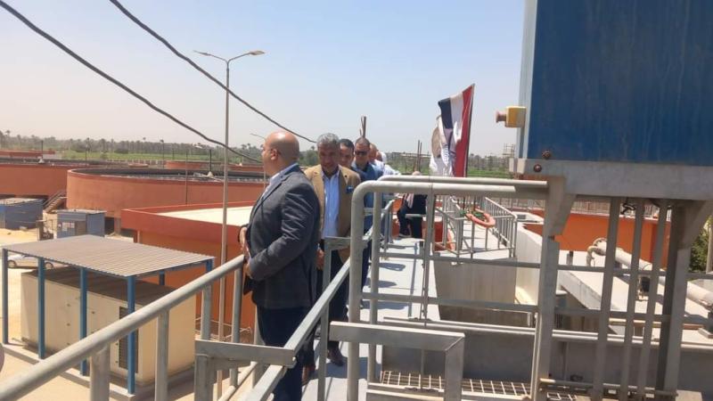نائب محافظ الجيزة يتفقد مشروعات الصرف الصحي بمركز أبو النمرس والحوامدية