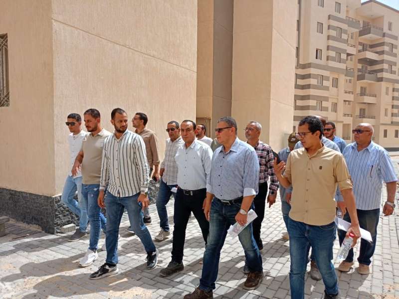 وزير الإسكان يتابع موقف تنفيذ عمارات سكن لكل المصريين والمتوسط بمدينة 15 مايو