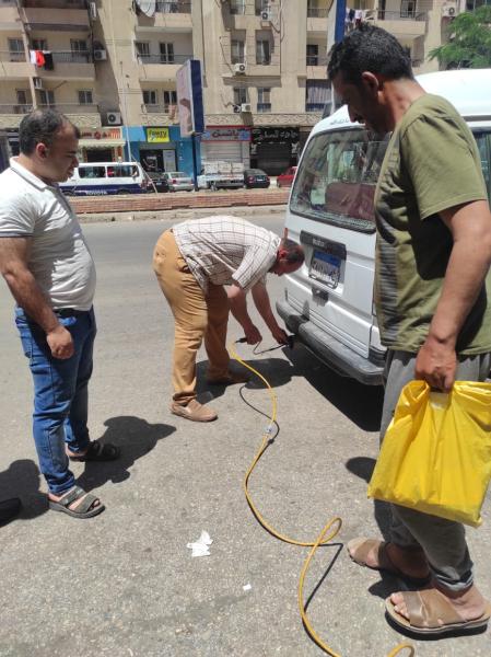 حملة مكبرة لفحص عوادم السيارات المخالفة بشوارع طنطا
