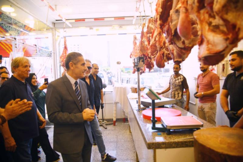 محافظ الغربية يتفقد معرض بيع اللحوم 