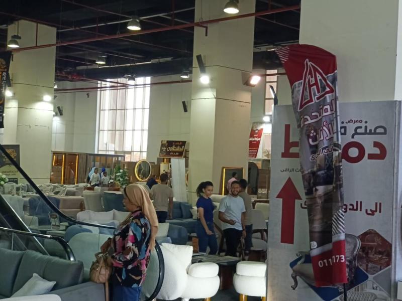 صناع الأثاث بمعرض ”صنع في دمياط” بالقاهرة نحرص على تقديم منتجات جيدة بأسعار تنافسية