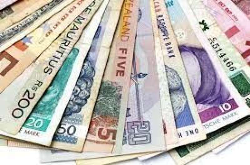 تباين أسعار العملات العربية والأجنبية أمام الجنيه المصري اليوم