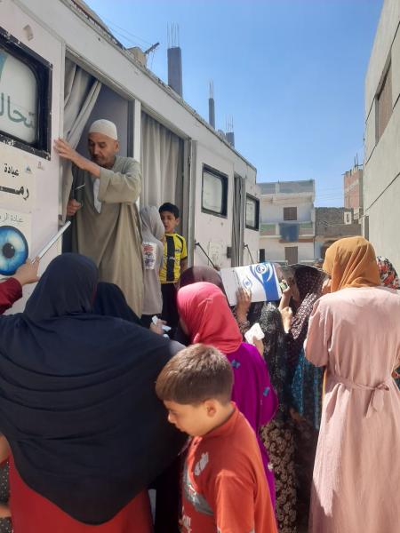 تقديم خدمات طبية بمختلف التخصصات استفاد منها 300 مواطن خلال قافلة سكانية شاملة بأبو حمص