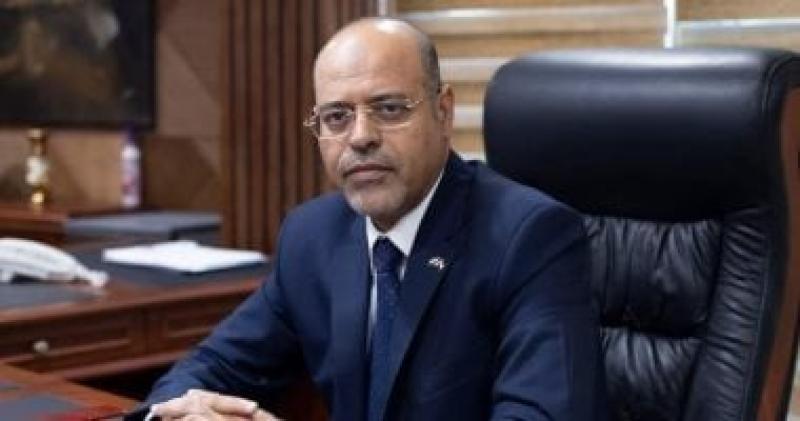 من هو الدكتور محمد جبران وزير العمل الجديد؟