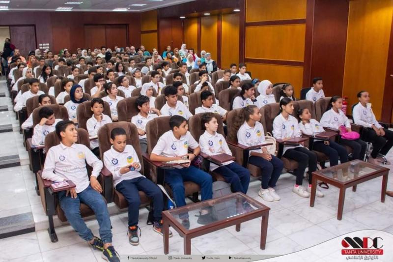 ”صيدلة طنطا” تستقبل الأطفال المشاركين في جامعة الطفل
