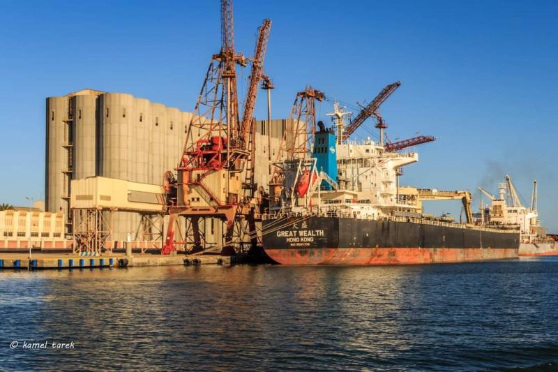 ميناء دمياط يستقبل 63 سفينة ببضائع متنوعة خلال الـ24 ساعة الماضية