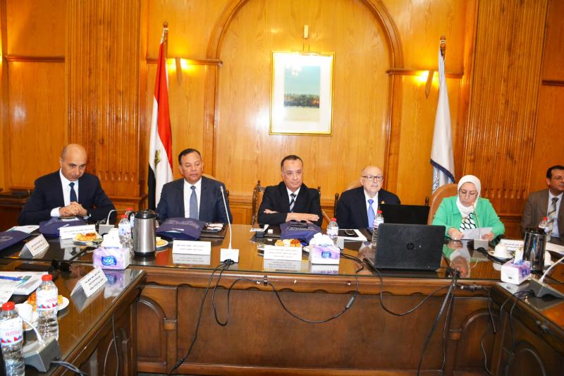 لجنة قطاع العلوم الأساسية بالمجلس الأعلى للجامعات تعقد اجتماعها بكلية العلوم جامعة الإسكندرية