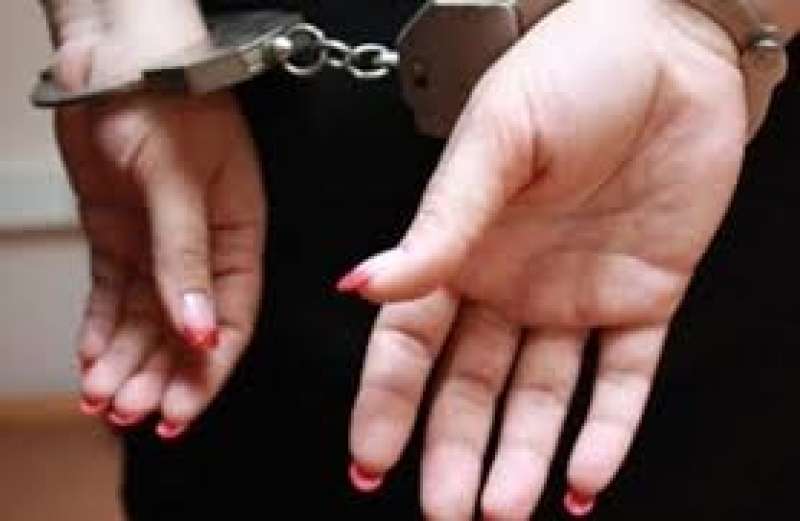 الداخلية تكشف حقيقة القبض على سيدة بقصر النيل: ”مريضة نفسية”