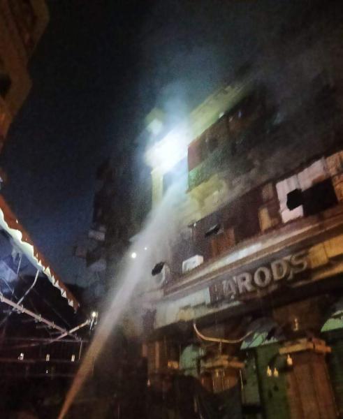 قرار عاجل من محافظ القاهرة بشأن عقارين الموسكي بعد حريقهما