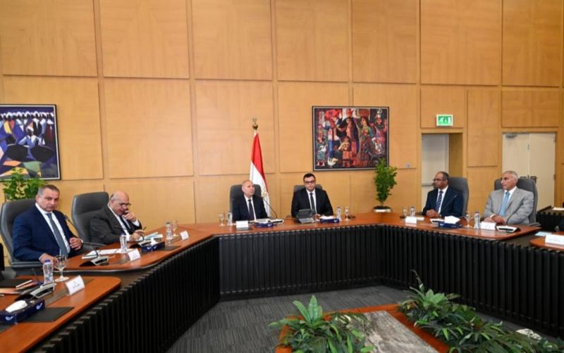 وزير الإسكان ومحافظ القاهرة يترأسان اجتماع اللجنة التيسيرية لمشروع تطوير مثلث ماسبيرو