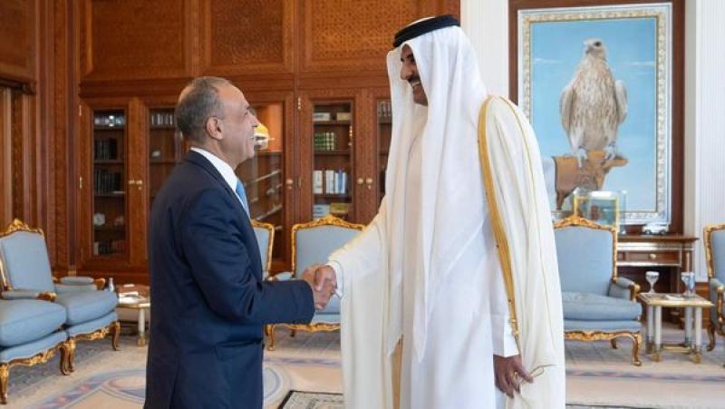 وزير الخارجية يؤكد على أهمية تعزيز العلاقات الثنائية بقطر في كافة المجالات