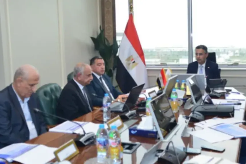 اجتماع وزير التموين