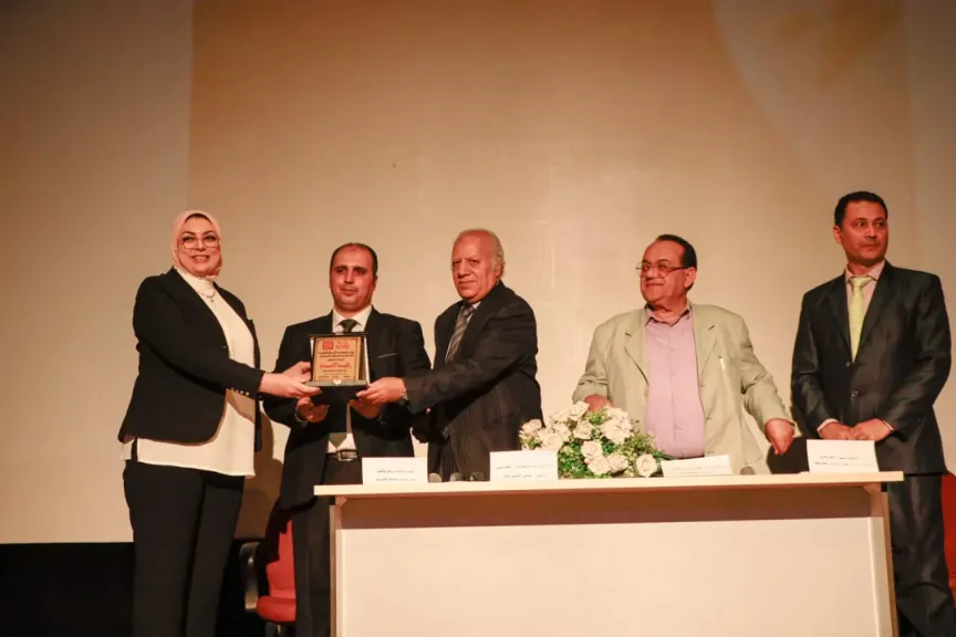 مؤتمر الغربية الأدبي لليوم الواحد يكرم العديد من شعراء وأدباء المحافظة