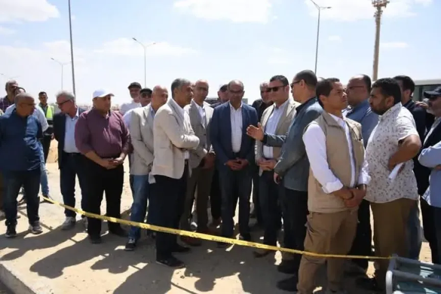 وزير الإسكان يتفقد مشروع تنفيذ الخط الإضافي (2200مم)