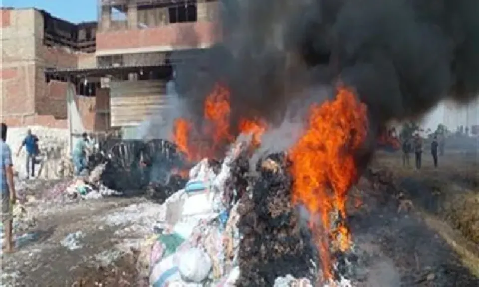 السيطرة على حريق هائل بمصنع قطن في الغربية..صور