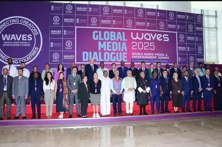 وزير الثقافة يشارك في صياغة ”إعلان الحوار الإعلامي العالمي” ضمن قمة WAVES 2025 في مومباي