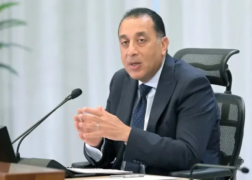 رئيس الوزراء يصل الجابون للمشاركة في حفل تنصيب الرئيس بريس نجيما