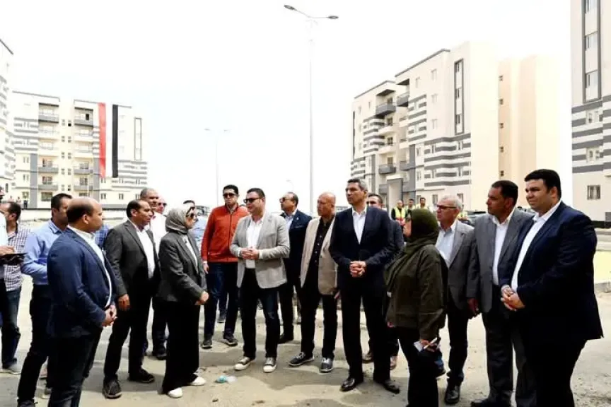 وزير الإسكان يتفقد مشروع ”الإسكان الحر” بمدينة السويس الجديدة